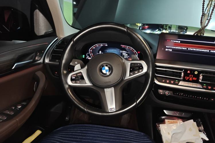 Used BMW X3 2022 Second Facelift xDrive30i Leading Edition M Night Sky Package Steering Wheel