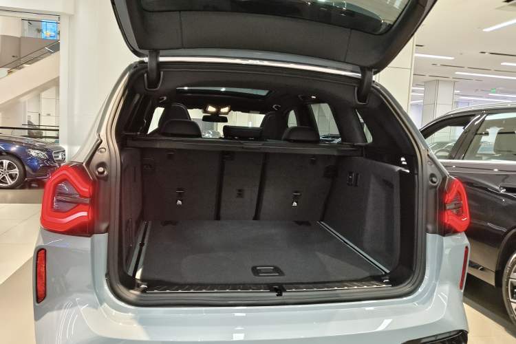 Used BMW X3 2022 M40i Trunk