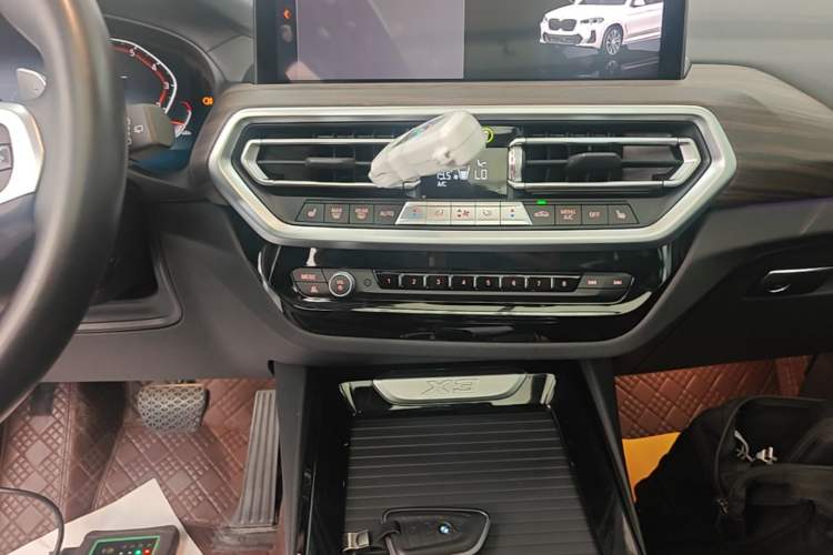 Used BMW X3 2022 xDrive30i Luxury Model M Night Sky Package Audio And AC Panel