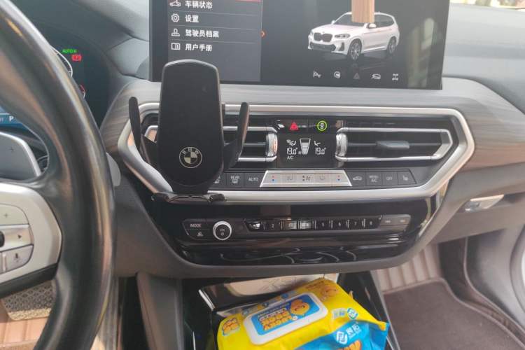 Used BMW X3 2022 Facelift xDrive30i Luxury Edition M Night Edition Package Audio And AC Panel