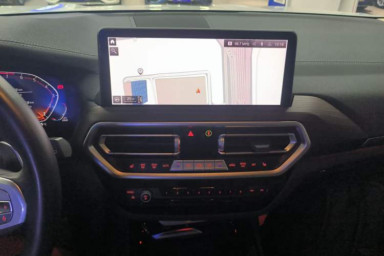 Used BMW X3 2022 Facelift xDrive30i Luxury Edition M Night Edition Package Audio And AC Panel