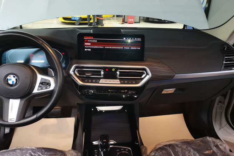 Used BMW X3 2022 xDrive30i Luxury Model M Night Sky Package Audio And AC Panel