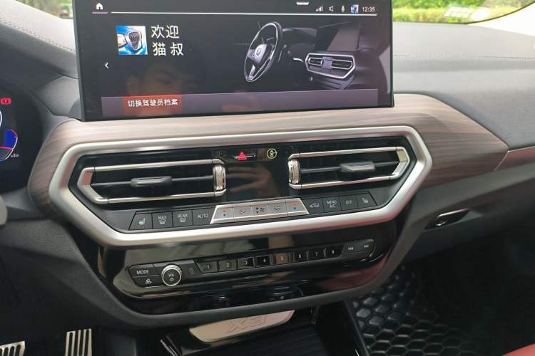 Used BMW X3 2022 xDrive30i Luxury Model M Night Sky Package Audio And AC Panel