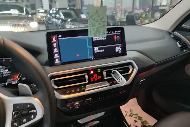 Used BMW X3 2022 Facelift xDrive30i Luxury Edition M Night Edition Package Audio And AC Panel