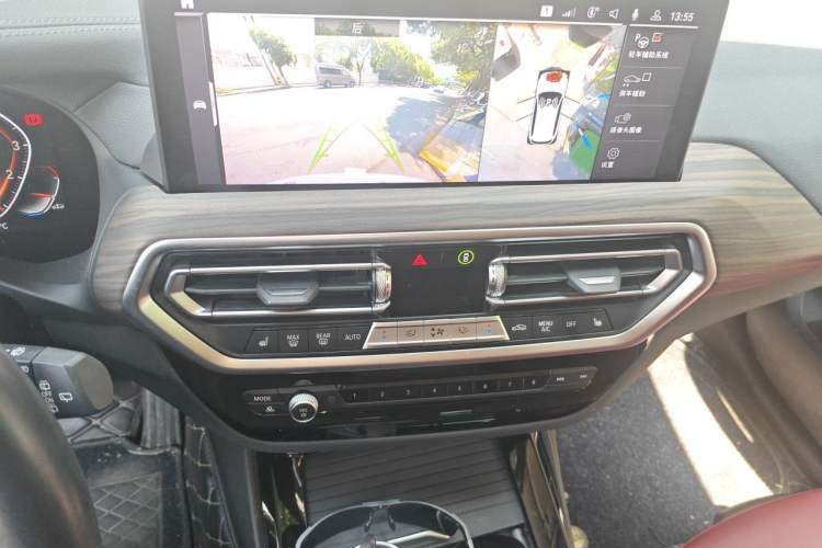 Used BMW X3 2022 Facelift xDrive30i Luxury Edition M Night Edition Package Audio And AC Panel