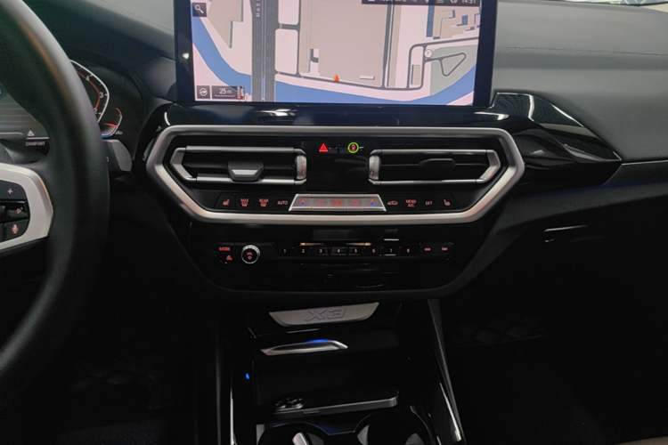 Used BMW X3 2022 xDrive25i M Sport Package Audio And AC Panel
