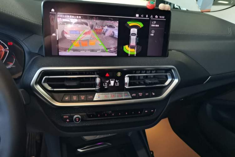 Used BMW X3 2022 Restyled xDrive25i M Sport Package Audio And AC Panel