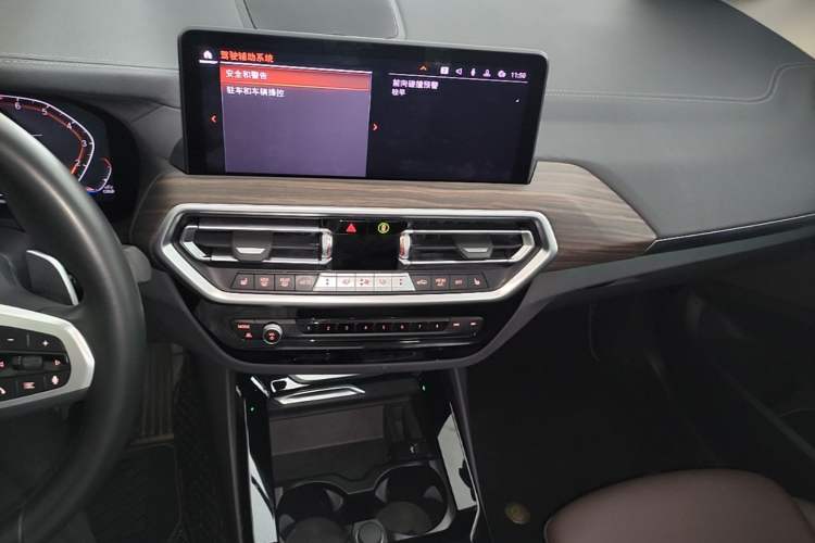 Used BMW X3 2022 Second Facelift xDrive30i Leading Edition M Night Sky Package Audio And AC Panel