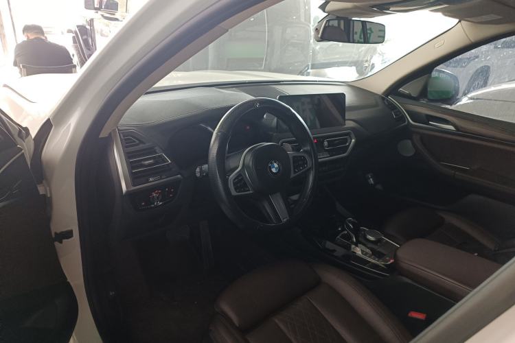 Used BMW X3 2022 xDrive30i Luxury Model M Night Sky Package Center Console