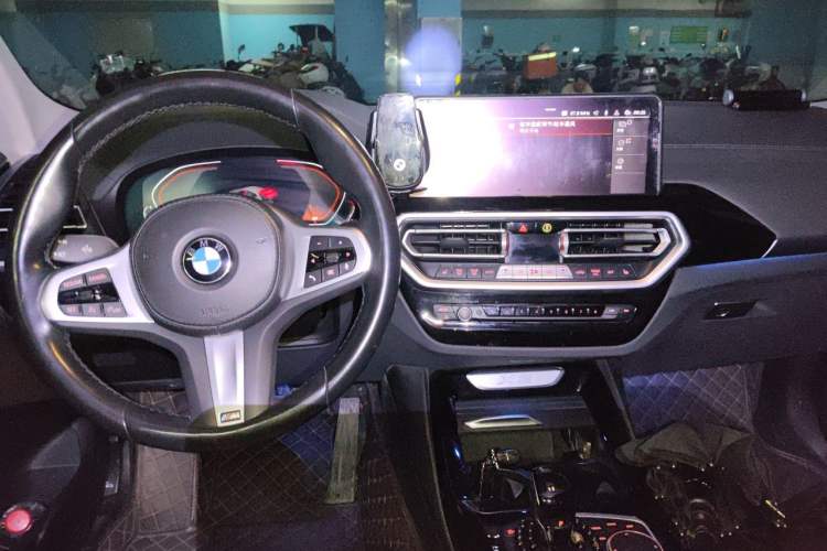 Used BMW X3 2022 xDrive25i M Sport Package Center Console