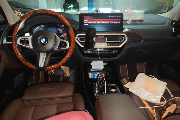 Used BMW X3 2022 xDrive30i Luxury Model M Night Sky Package Center Console