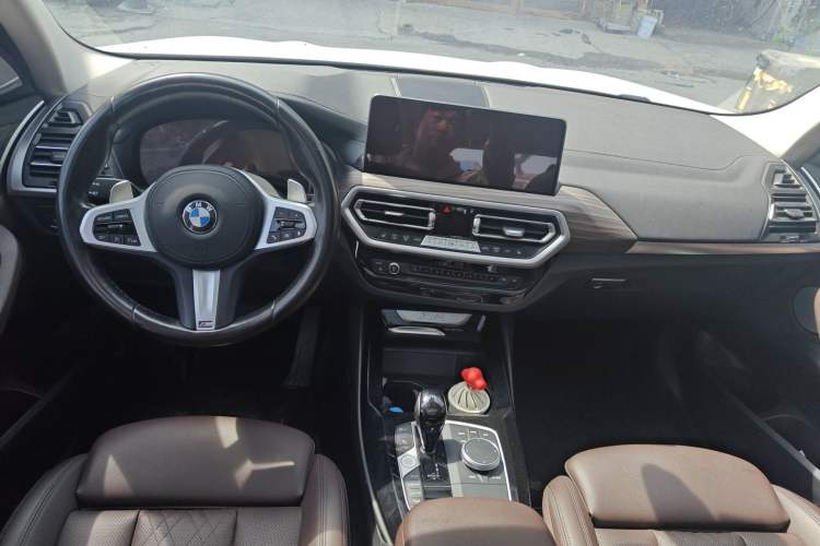 Used BMW X3 2022 xDrive30i Luxury Model M Night Sky Package Center Console