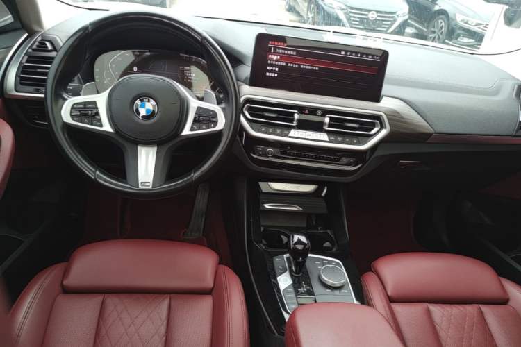 Used BMW X3 2022 xDrive30i Luxury Model M Night Sky Package Center Console