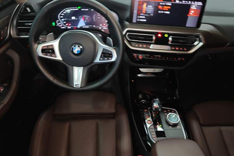 Used BMW X3 2022 xDrive30i Luxury Model M Night Sky Package Center Console