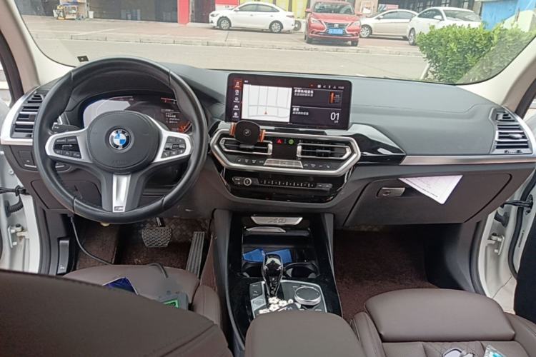 Used BMW X3 2022 xDrive25i M Sport Package Center Console