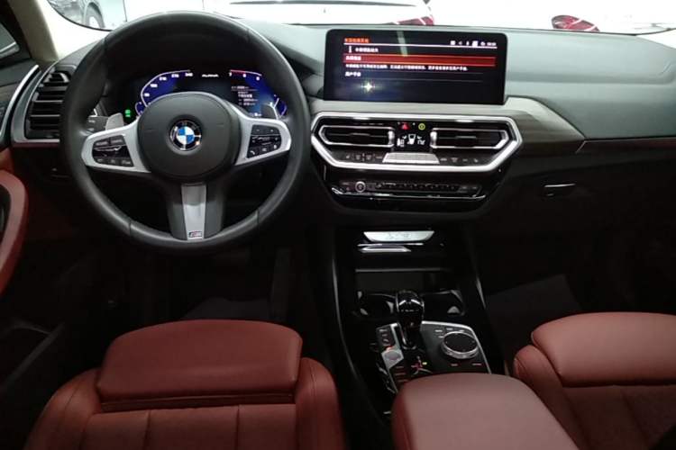 Used BMW X3 2022 Second Facelift xDrive30i Leading Edition M Night Sky Package Center Console