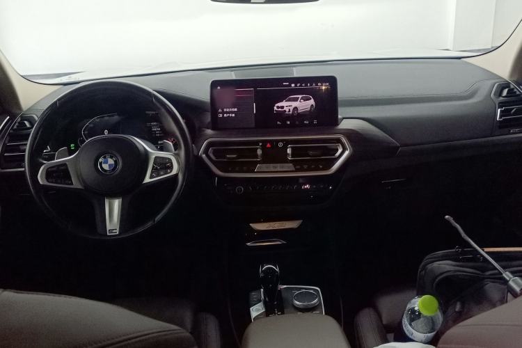 Used BMW X3 2022 Second Facelift xDrive30i Leading Edition M Night Sky Package Center Console