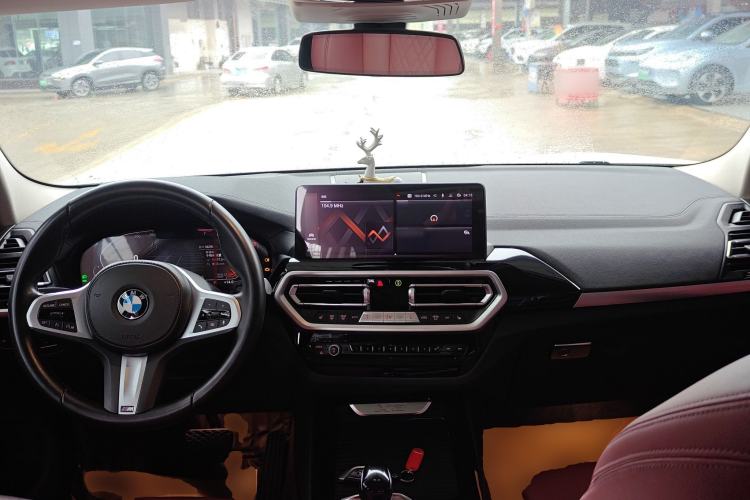 Used BMW X3 2022 xDrive25i M Sport Package Center Console