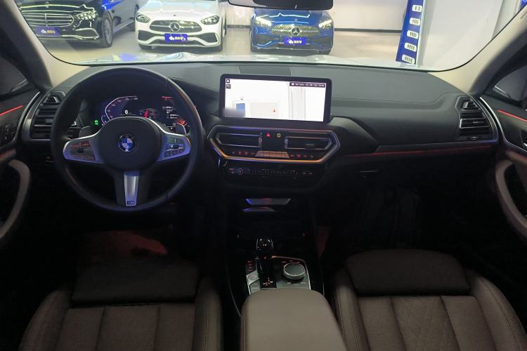 Used BMW X3 2022 Facelift xDrive30i Luxury Edition M Night Edition Package Center Console