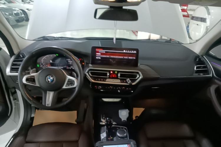 Used BMW X3 2022 Facelift xDrive30i Luxury Edition M Night Edition Package Center Console