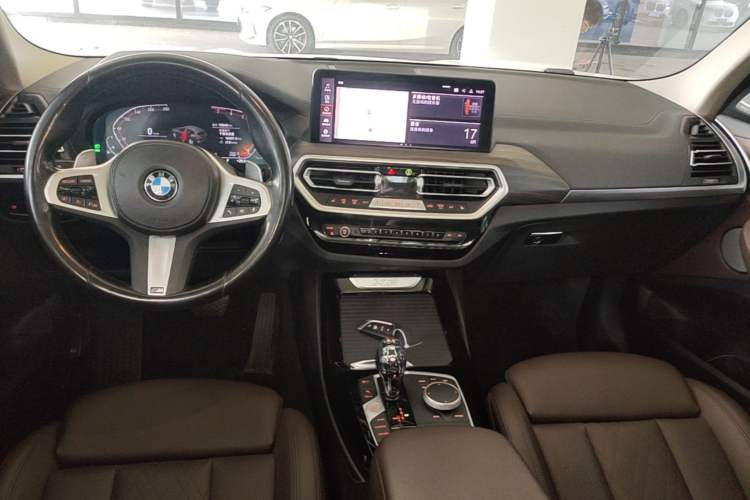 Used BMW X3 2022 xDrive30i Luxury Model M Night Sky Package Center Console