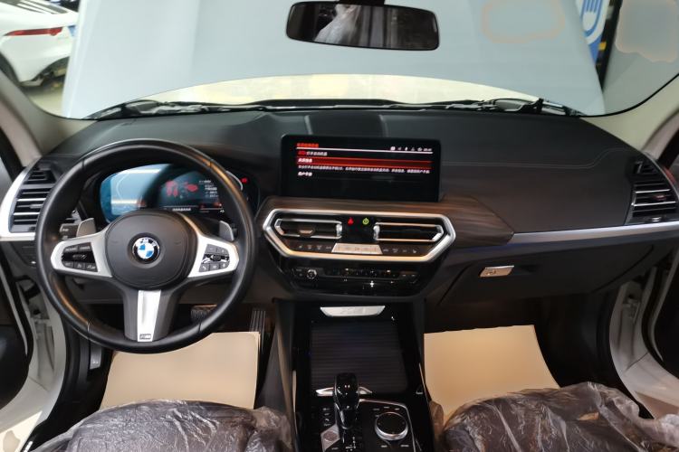 Used BMW X3 2022 xDrive30i Luxury Model M Night Sky Package Center Console