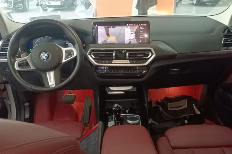 Used BMW X3 2022 Facelift xDrive30i Luxury Edition M Night Edition Package Center Console
