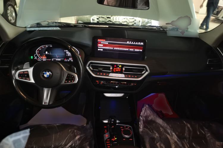 Used BMW X3 2022 xDrive30i Luxury Model M Night Sky Package Center Console