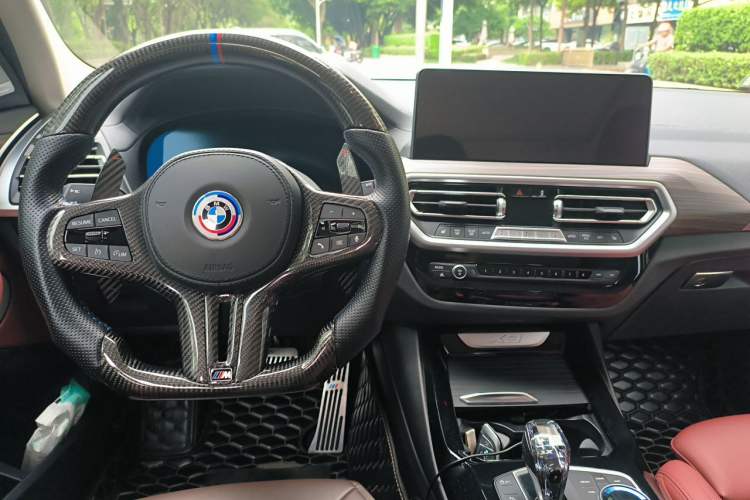 Used BMW X3 2022 xDrive30i Luxury Model M Night Sky Package Center Console