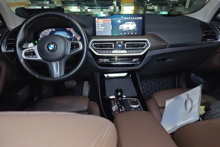 Used BMW X3 2022 Facelift xDrive30i Luxury Edition M Night Edition Package Center Console