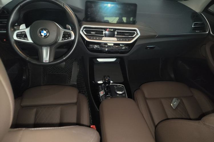 Used BMW X3 2022 Second Facelift xDrive30i Leading Edition M Night Sky Package Center Console