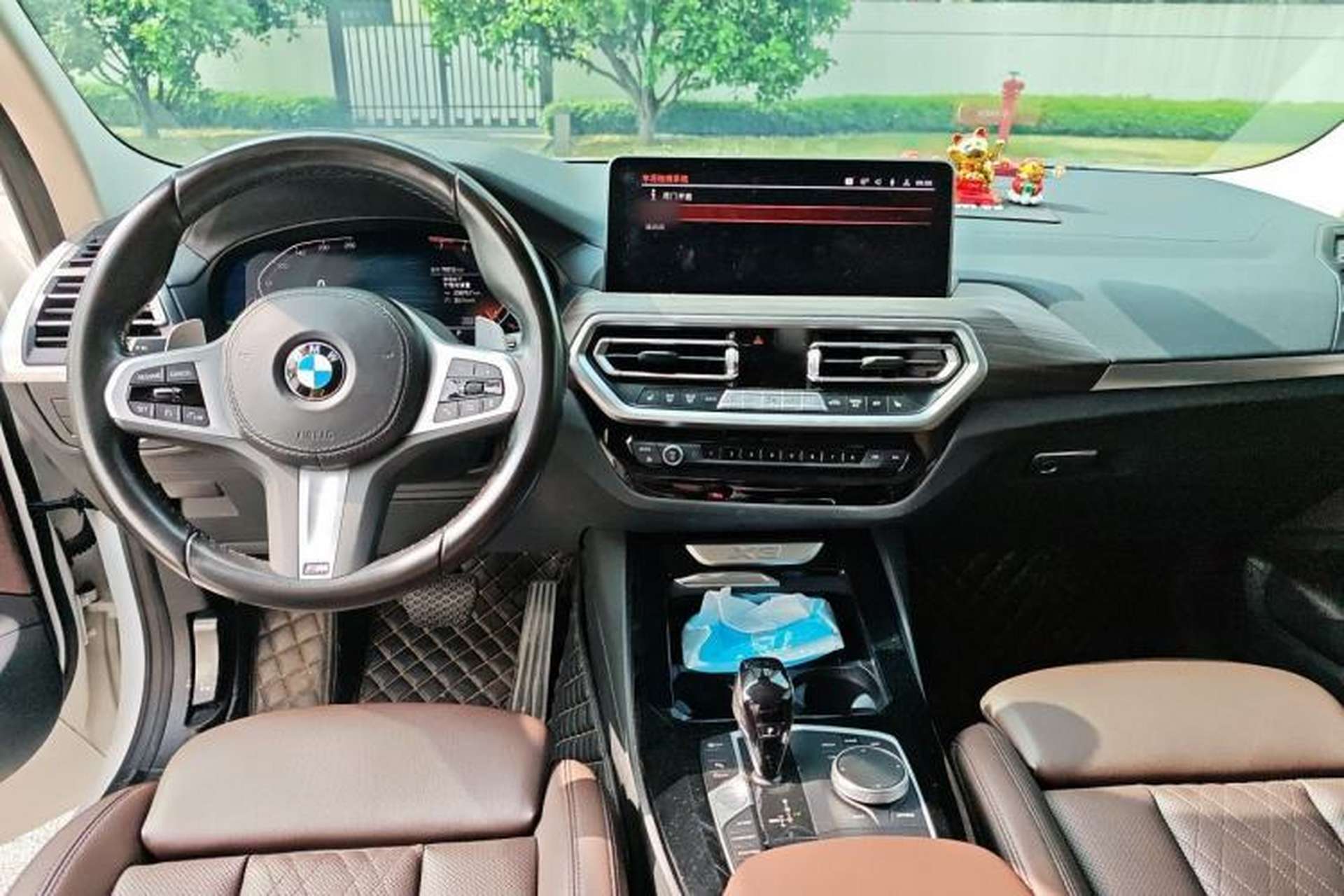 Used BMW X3 2022 xDrive30i Luxury Model M Night Sky Package Center Console