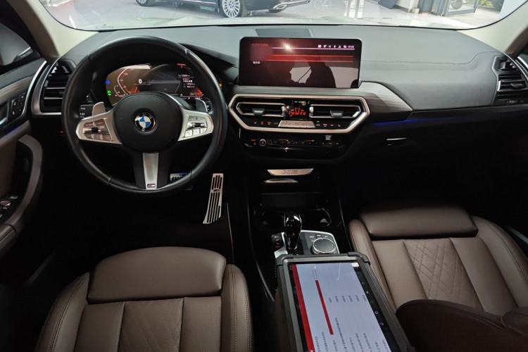 Used BMW X3 2022 Second Facelift xDrive30i Leading Edition M Night Sky Package Center Console