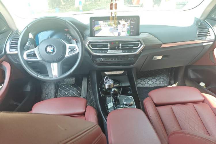 Used BMW X3 2022 Facelift xDrive30i Luxury Edition M Night Edition Package Center Console