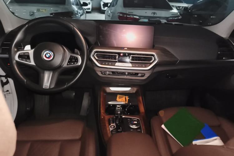 Used BMW X3 2022 Facelift xDrive30i Luxury Edition M Night Edition Package Center Console