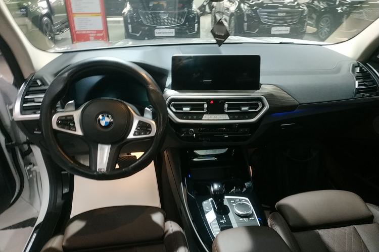 Used BMW X3 2022 xDrive30i Luxury Model M Night Sky Package Center Console