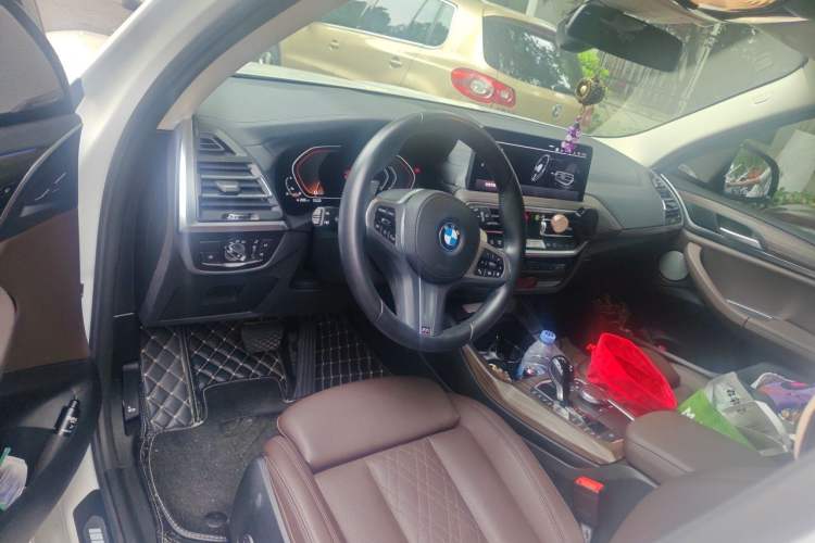Used BMW X3 2022 Facelift xDrive30i Luxury Edition M Night Edition Package Center Console