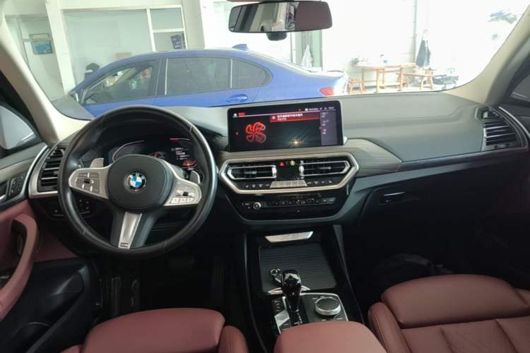 Used BMW X3 2022 Second Facelift xDrive30i Leading Edition M Night Sky Package Center Console