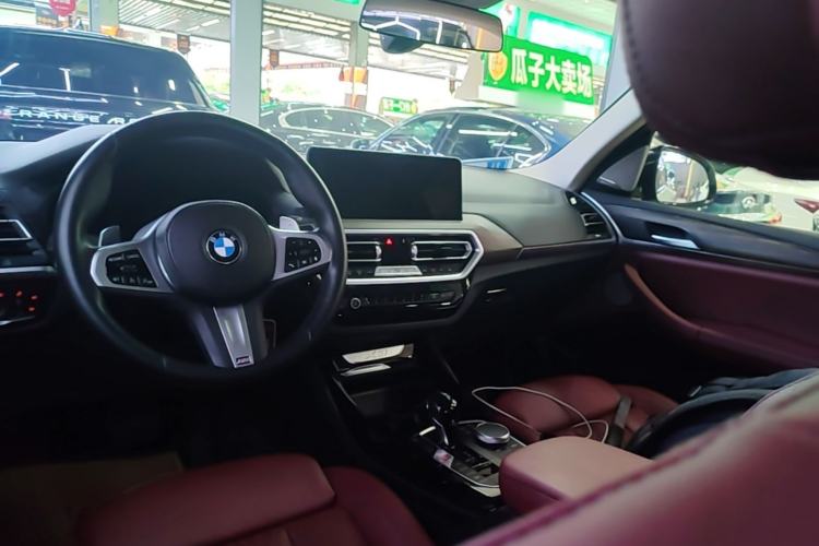 Used BMW X3 2022 xDrive30i Luxury Model M Night Sky Package Center Console