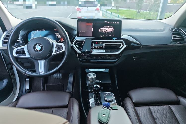 Used BMW X3 2022 xDrive25i M Sport Package Center Console