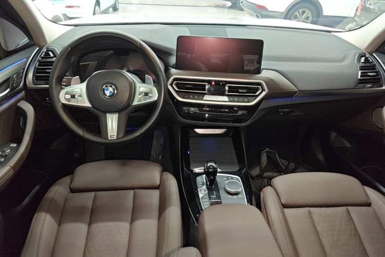 Used BMW X3 2022 Second Facelift xDrive30i Leading Edition M Night Sky Package Center Console