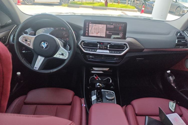 Used BMW X3 2022 Second Facelift xDrive30i Leading Edition M Night Sky Package Center Console