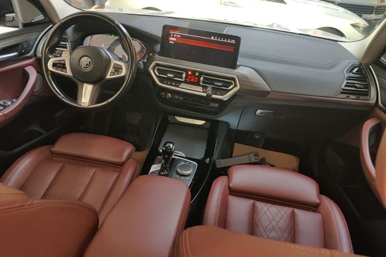 Used BMW X3 2022 xDrive30i Luxury Model M Night Sky Package Center Console