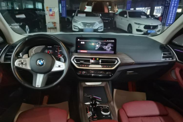 Used BMW X3 2022 Second Facelift xDrive30i Leading Edition M Night Sky Package Center Console