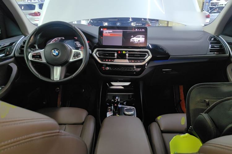 Used BMW X3 2022 xDrive25i M Sport Package Center Console