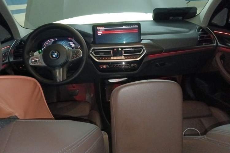 Used BMW X3 2022 Second Facelift xDrive30i Leading Edition M Night Sky Package Center Console