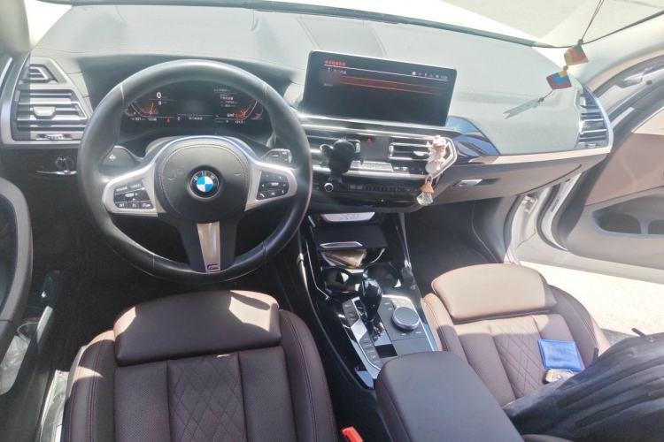 Used BMW X3 2022 xDrive25i M Sport Package Center Console