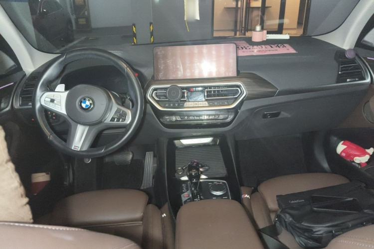 Used BMW X3 2022 Facelift xDrive30i Luxury Edition M Night Edition Package Center Console