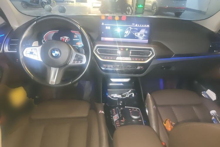Used BMW X3 2022 Second Facelift xDrive30i Leading Edition M Night Sky Package Center Console