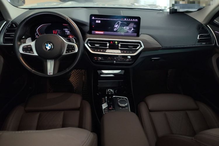 Used BMW X3 2022 Second Facelift xDrive30i Leading Edition M Night Sky Package Center Console
